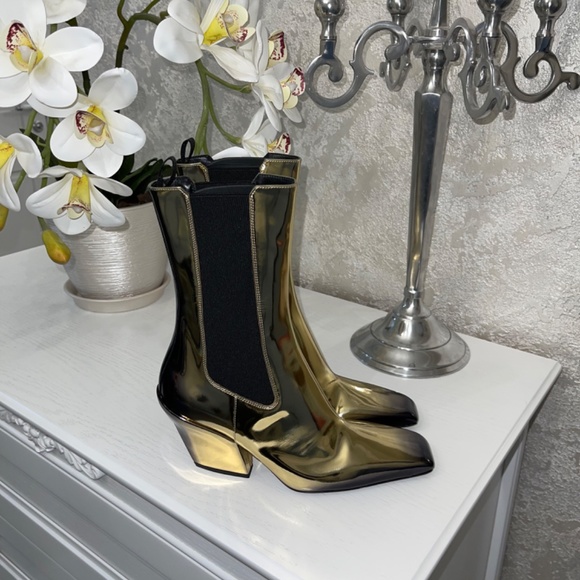 $1,650 Prada Gold Metallic Brushed Calf Leather Chelsea Boots Sz 38 AUTHENTIC😍 - Picture 3 of 17
